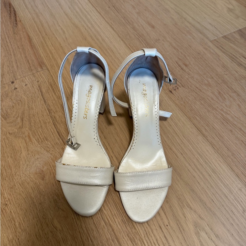 Elegant Cream Sandals